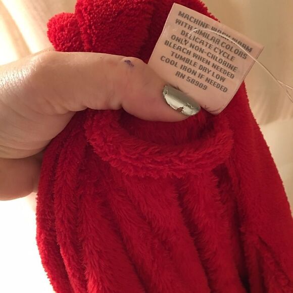 Super Soft Luxurious Red Robe - Picture 3 of 3
